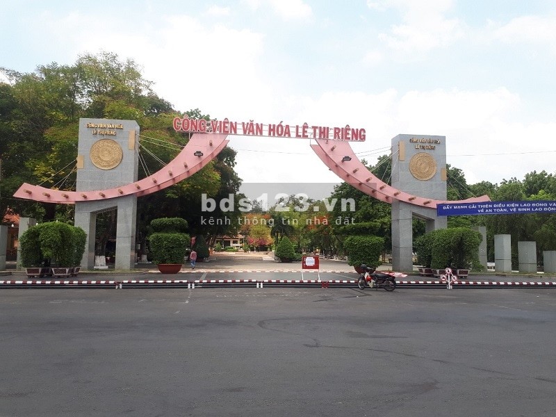 Bán nhà 4 tỷ 4 Đường Cách Mạng Tháng 8, đối diện CV Lê Thị Riêng