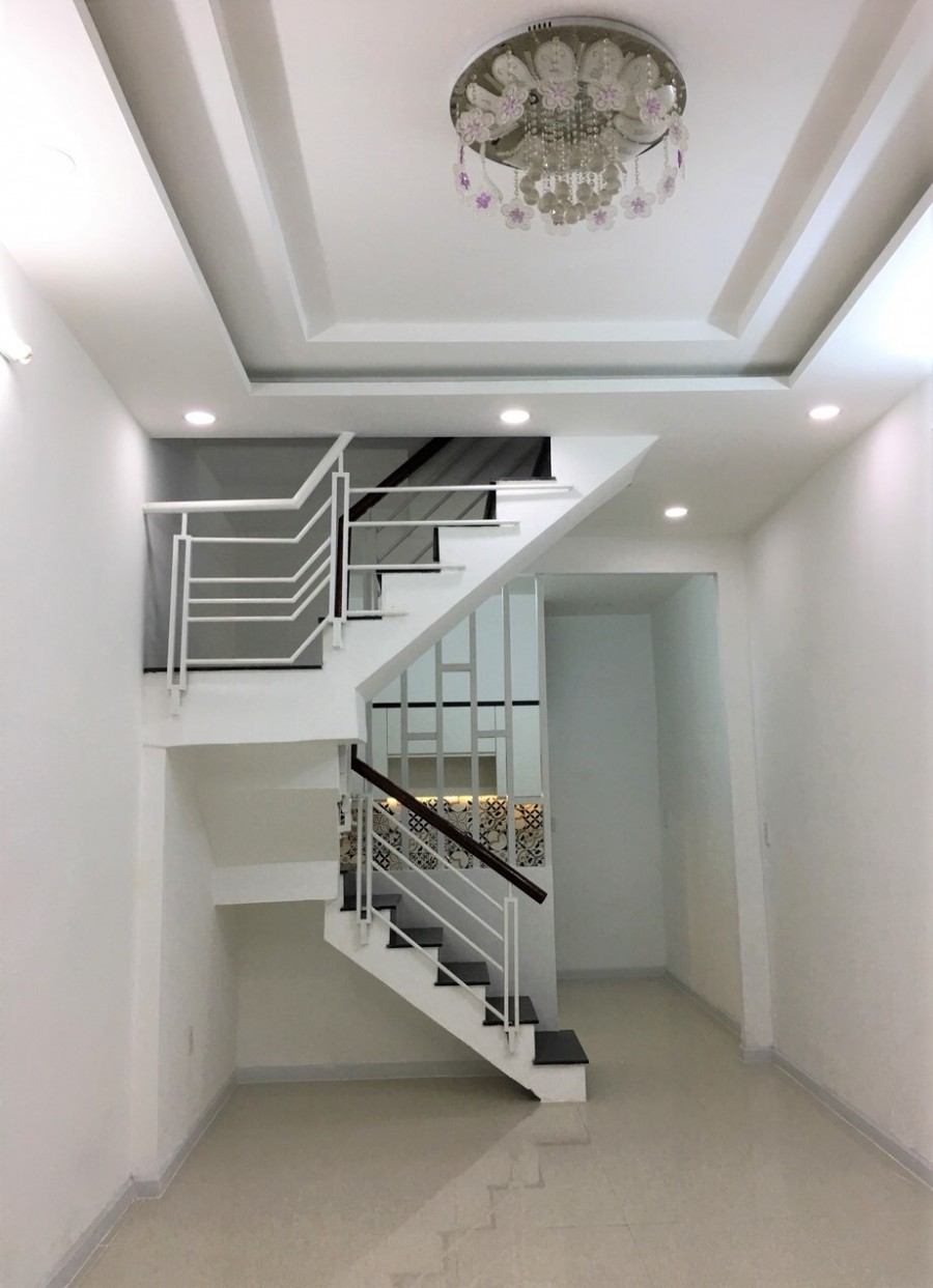 Tìm chủ mới cho căn nhà đẹp 3 lầu giá sập sàn chỉ 2.35 tỷ LH 0399492606