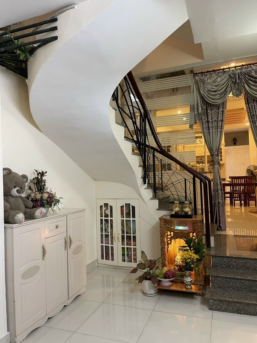 Chính chủ cần bán nhà tại Đường Nguyễn Cư Trinh Phường Nguyễn Cư Trinh Quận 1 TP.HCM
