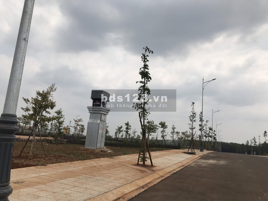 Tin Nóng!! Hàng Trăm người chen lấn để mua Đất nền sổ đỏ KĐT TNR Đak Đoa