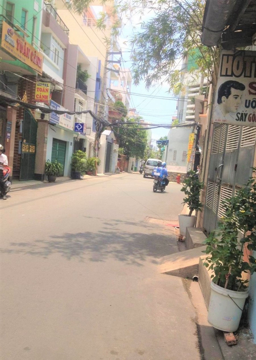 Tìm chủ mới cho căn nhà đẹp 3 lầu giá sập sàn chỉ 2.35 tỷ LH 0399492606