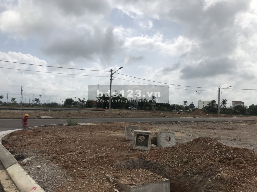 Cần bán nhanh 2 nền đất biệt thự mặt tiền QL1A, TX An Nhơn đã có sổ, giá chỉ 12tr/m2