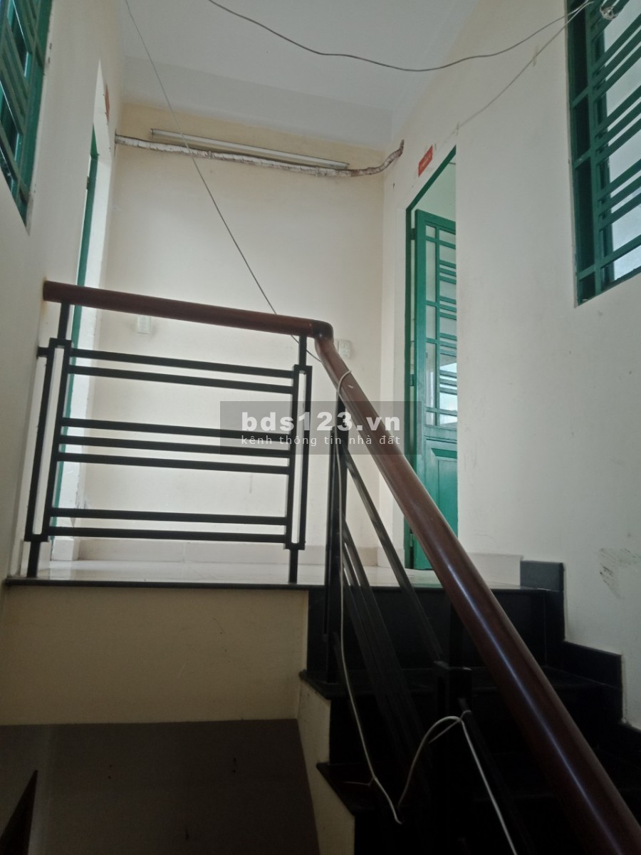 Phòng sạch sẽ mát mẻ, giờ giấc tự do ngay Trần Quang Diệu