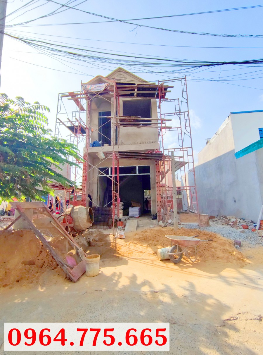 Nhà Mới Đang Xây Ngay Chân Cầu Vượt Linh Xuân Giá TỐt