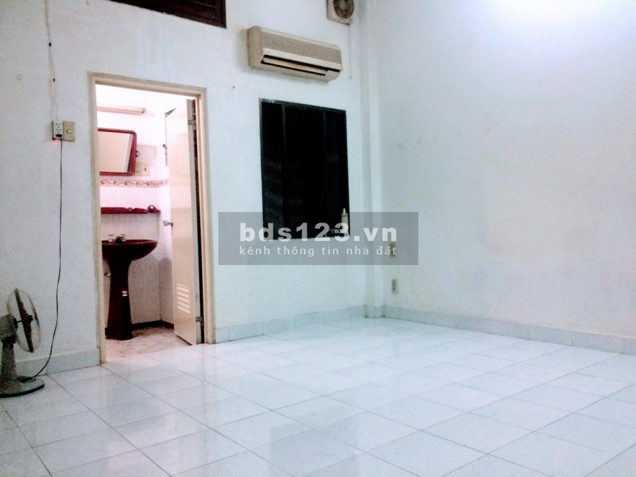 PHÒNG MÁY LẠNH SẠCH SẼ MÁT MẺ GIỜ TỰ DO 253 ĐINH BỘ LĨNH
