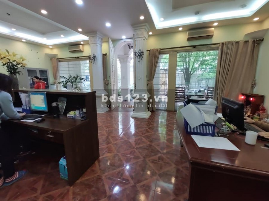 Bán biệt thự Cầu Giấy, ô tô, kinh doanh, 185m2 x 4T, mặt tiền 10m, 29 tỷ.