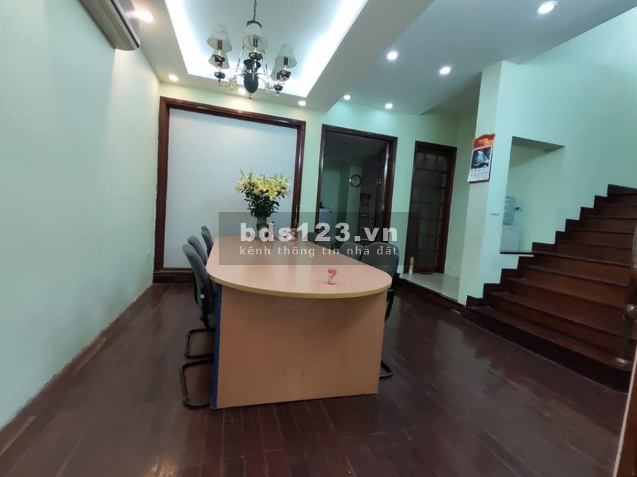 Bán biệt thự Cầu Giấy, ô tô, kinh doanh, 185m2 x 4T, mặt tiền 10m, 29 tỷ.