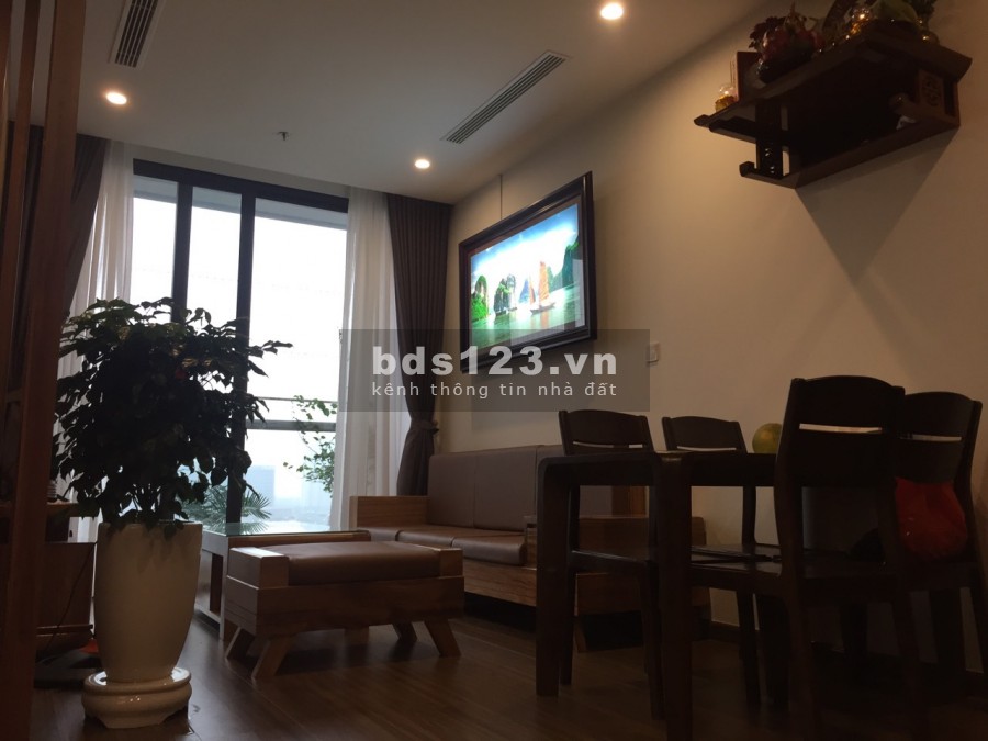 Bán căn Vinhomes West Point full nội thất, 2PN chi việc dọn về ở, có sổ đỏ, 62m2. giá 3.9 tỉ bao phí