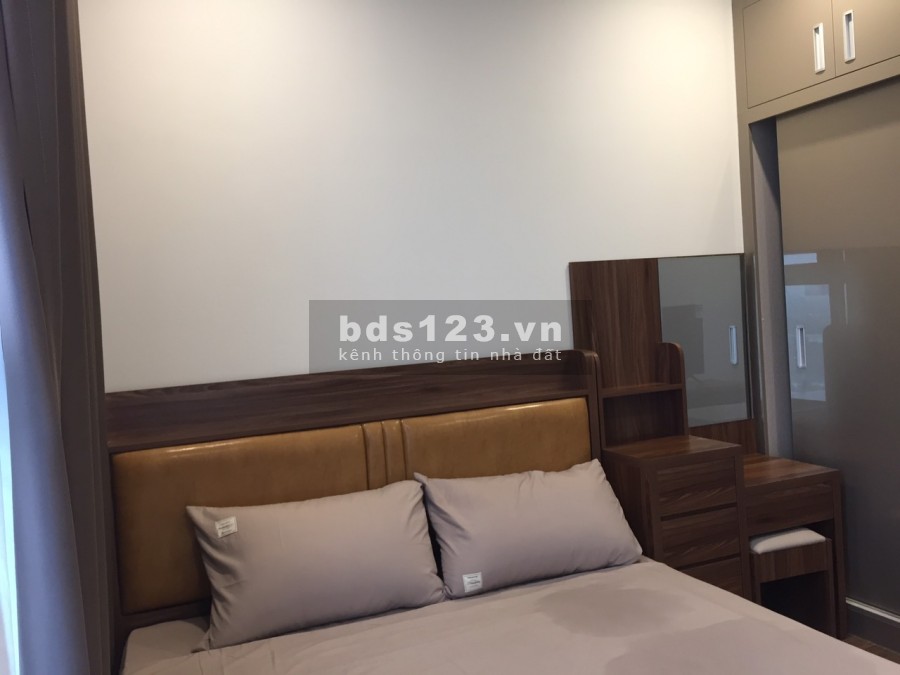 Bán căn Vinhomes West Point full nội thất, 2PN chi việc dọn về ở, có sổ đỏ, 62m2. giá 3.9 tỉ bao phí