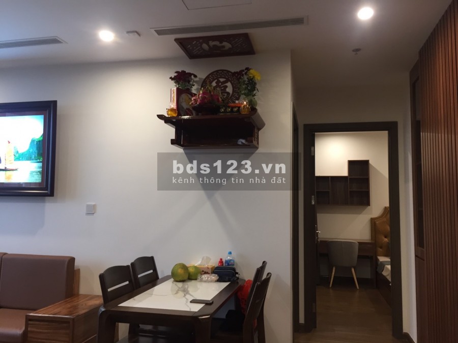 Bán căn Vinhomes West Point full nội thất, 2PN chi việc dọn về ở, có sổ đỏ, 62m2. giá 3.9 tỉ bao phí