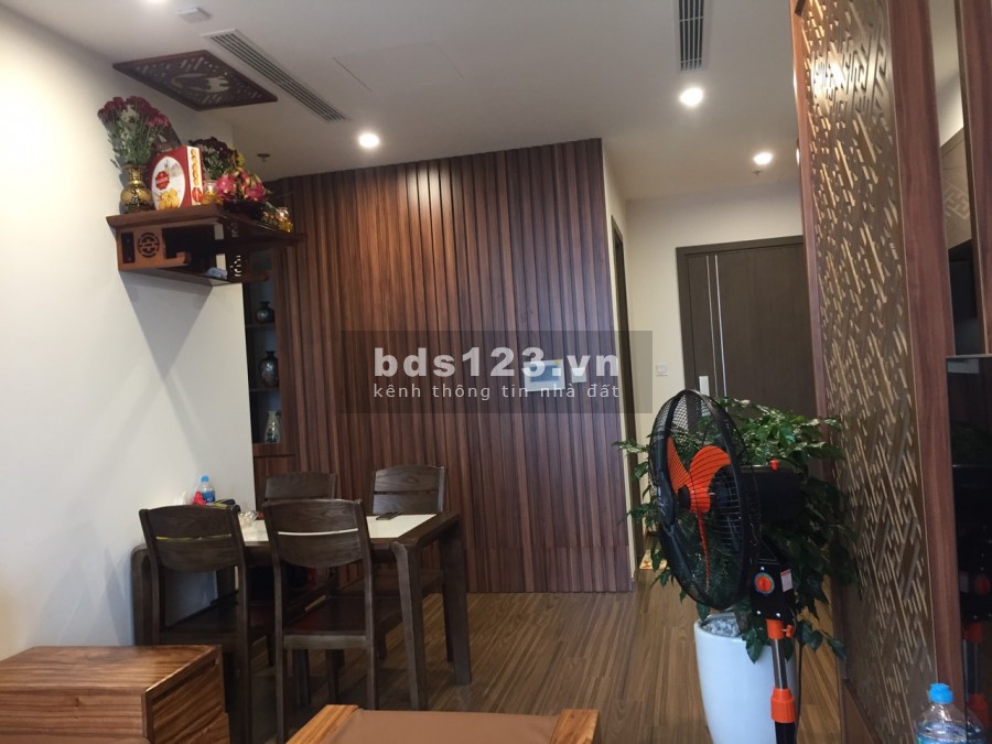 Bán căn Vinhomes West Point full nội thất, 2PN chi việc dọn về ở, có sổ đỏ, 62m2. giá 3.9 tỉ bao phí