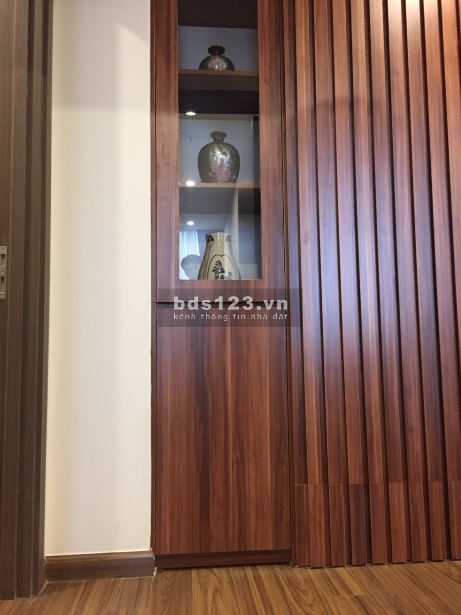 Bán căn Vinhomes West Point full nội thất, 2PN chi việc dọn về ở, có sổ đỏ, 62m2. giá 3.9 tỉ bao phí