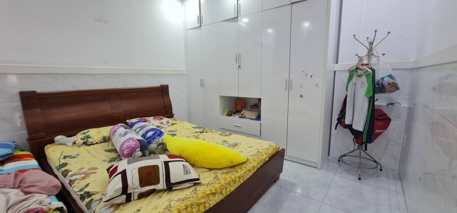 Bán nhà CMT8 – Tô Hiến Thành Quận 3 80m2 (5.4x15) 4T 4PN giá 10 tỷ TL