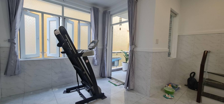Bán nhà CMT8 – Tô Hiến Thành Quận 3 80m2 (5.4x15) 4T 4PN giá 10 tỷ TL