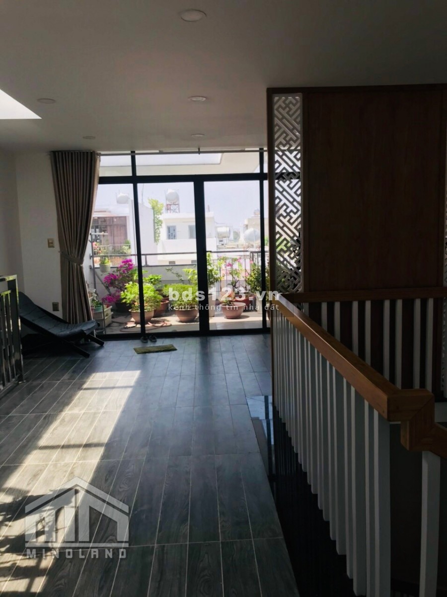 Bán căn nhà hoàn thiện giá rẻ nhất Vạn Phúc City Thủ Đức dt: 5x18m, Hầm + 4 tầng