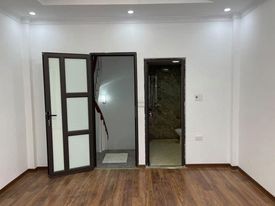 Bán Nhà Đường Bưởi 40m 5 Tầng MT 4m, Gần CV Thuỷ Lệ, Ở Luôn Giá 3.8 tỷ.