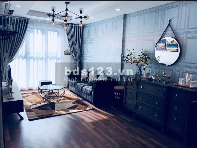 Gia đình tôi bán gấp căn hộ 2PN 78m, ở Goldmark city, giá 2.35 tỷ bao phí, full nt.