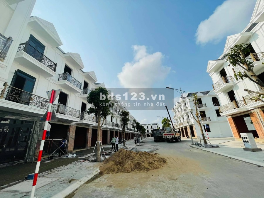 Nhà phố kiểu mẫu Cité D'Amour TTHC Dĩ An 1 trệt 2 lầu, SHR, bank 70%, liền kề TP. Thủ Đức
