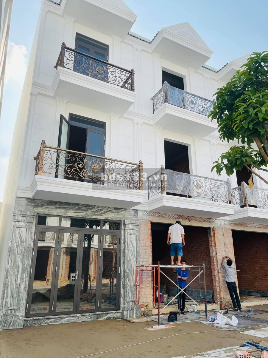 Nhà phố kiểu mẫu Cité D'Amour TTHC Dĩ An 1 trệt 2 lầu, SHR, bank 70%, liền kề TP. Thủ Đức