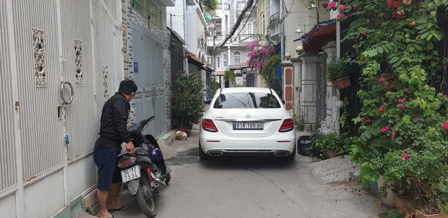 XE HƠI VÀO NHÀ HẺM NHỰA 5M THẲNG 1 TRỤC NHÌN RA MẶT TIỀN CHỈ 4.8 TỈ