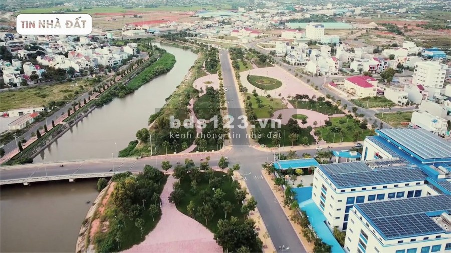 Bán lô đất 4 mặt tiền Khu dân cư Xuân An, Trung tâm TP Phan Thiết, Tuyệt đẹp, Sổ đỏ,Giá rẻ