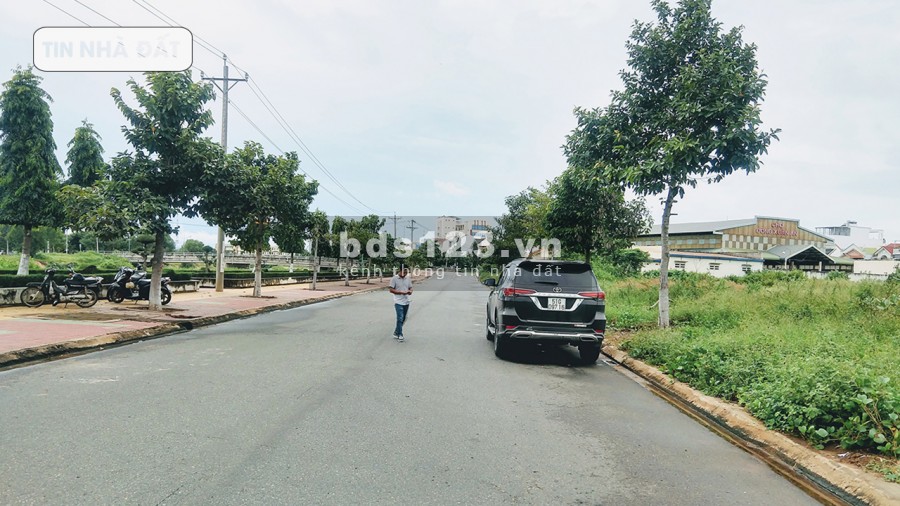 Bán lô đất 4 mặt tiền Khu dân cư Xuân An, Trung tâm TP Phan Thiết, Tuyệt đẹp, Sổ đỏ,Giá rẻ