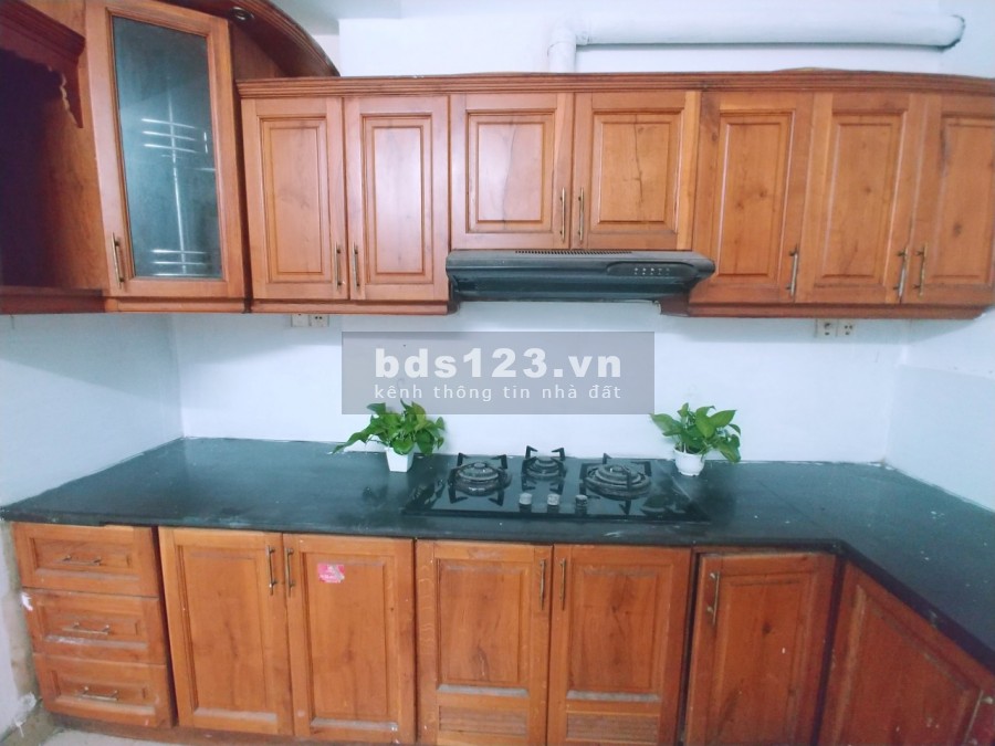 Phòng sạch sẽ mát mẻ, giờ giấc tự do ngay Trần Quang Diệu