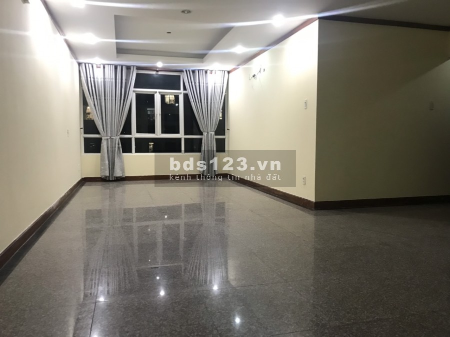 Cần cho thuê gấp căn hộ Giai Việt Q8, Dt 150m2, 3 phòng ngủ , nhà rộng lầu cao view đẹp