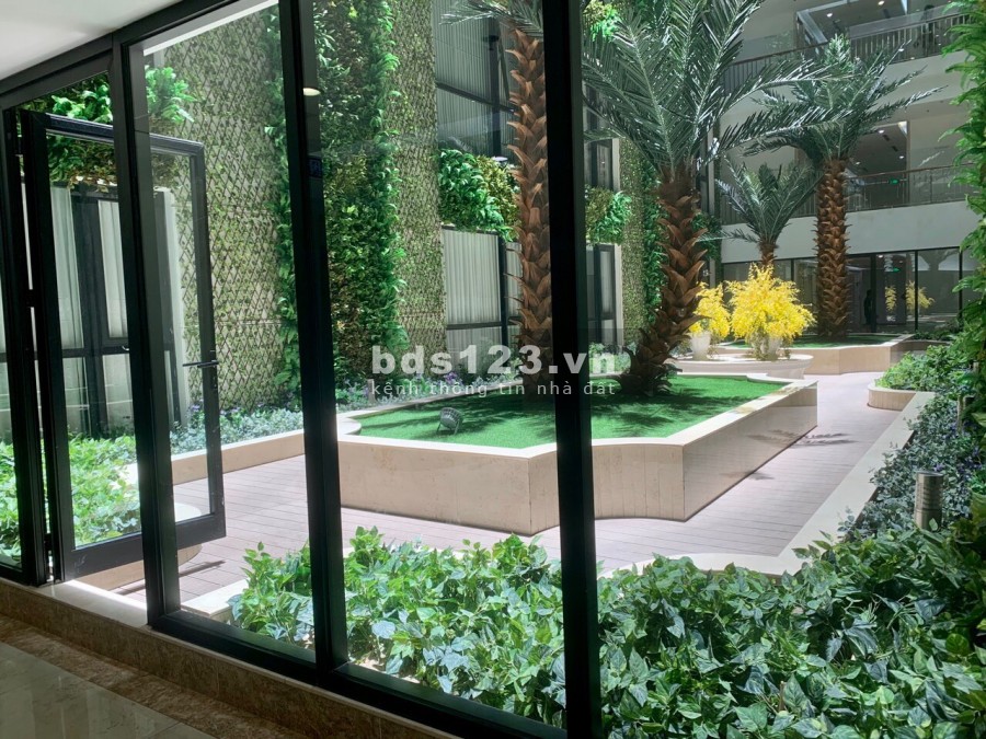 BQL cho thuê căn hộ chung cư cao cấp Royal City 1PN 2PN 3PN đồ cơ bản và full nội thất.LH:0344583847