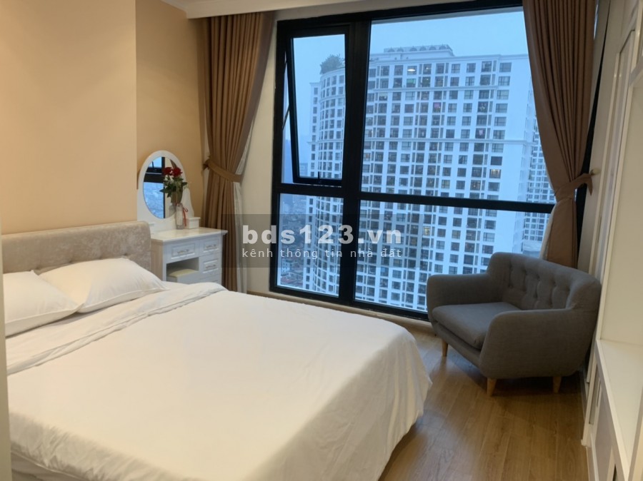 BQL cho thuê căn hộ chung cư cao cấp Royal City 1PN 2PN 3PN đồ cơ bản và full nội thất.LH:0344583847
