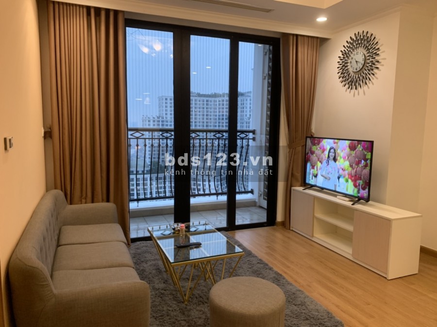 BQL cho thuê căn hộ chung cư cao cấp Royal City 1PN 2PN 3PN đồ cơ bản và full nội thất.LH:0344583847