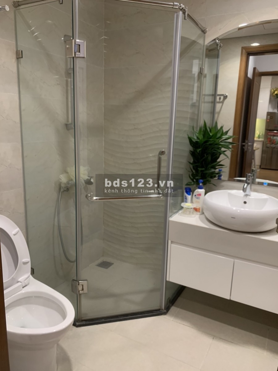 BQL cho thuê căn hộ chung cư cao cấp Royal City 1PN 2PN 3PN đồ cơ bản và full nội thất.LH:0344583847