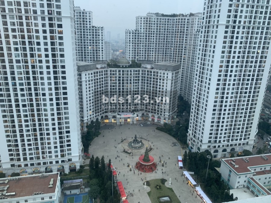 BQL cho thuê căn hộ chung cư cao cấp Royal City 1PN 2PN 3PN đồ cơ bản và full nội thất.LH:0344583847