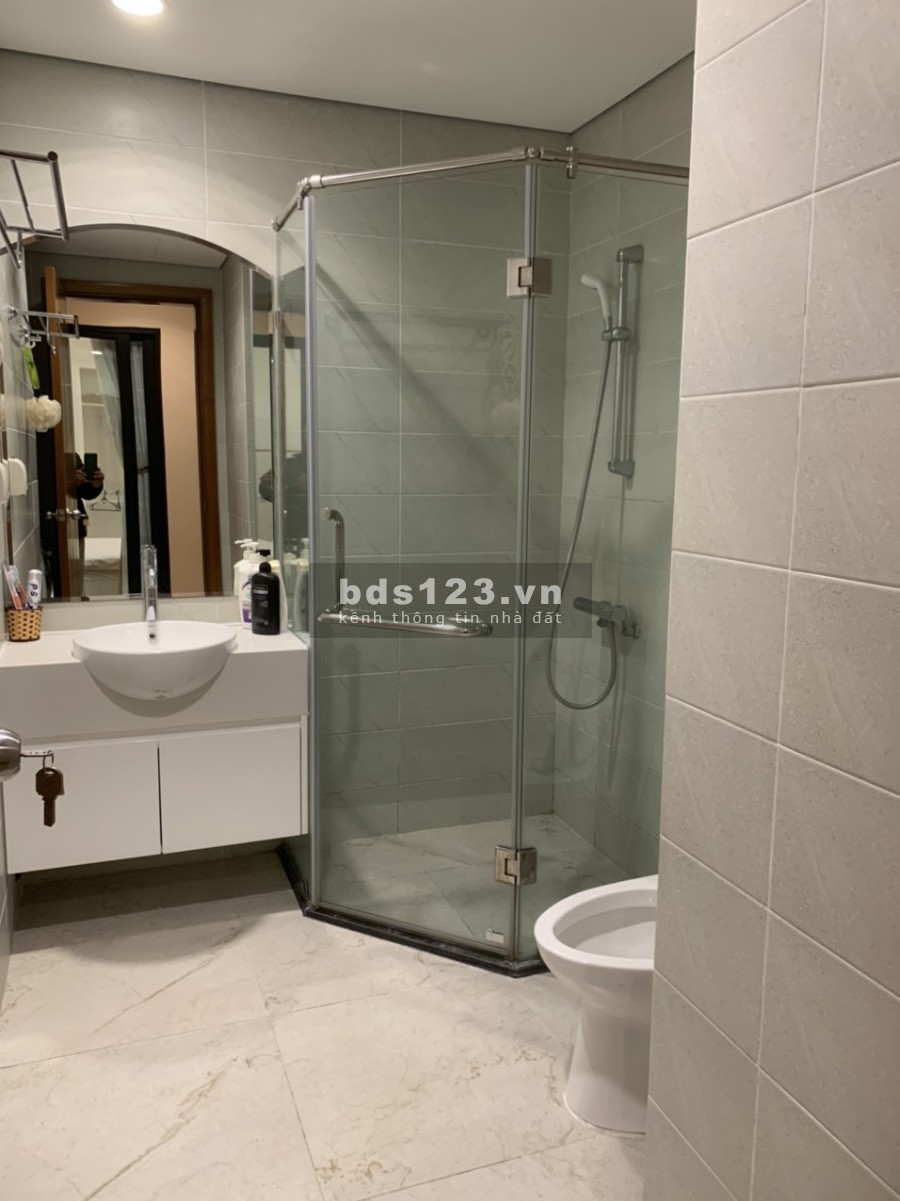 BQL cho thuê căn hộ chung cư cao cấp Royal City 1PN 2PN 3PN đồ cơ bản và full nội thất.LH:0344583847