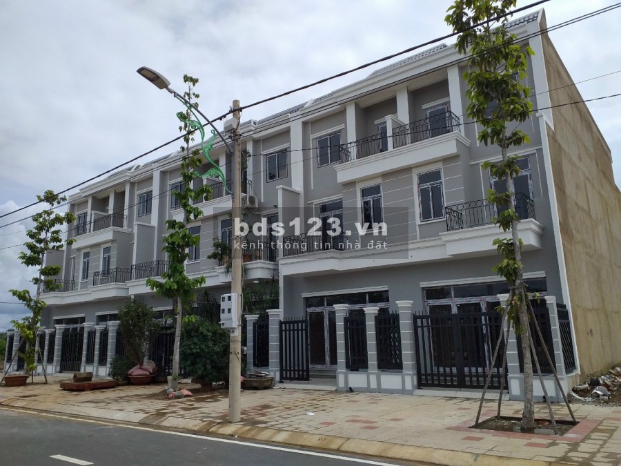 Nhà phố kiến trúc châu âu ngay tại thành phố Đồng Xoài - Bình Phước