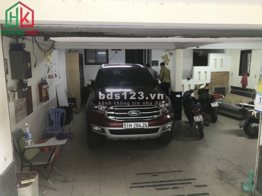 Cho thuê Villa có hầm giá rẻ khu Vườn Hoa, đường Hoa Mai, P2 Phú Nhuận 8x18m