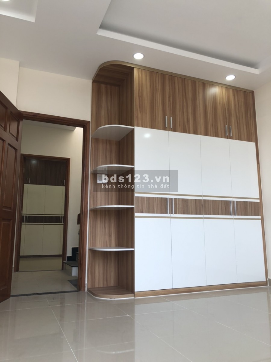 MỚI gần ngay Vincom - Dtsd 180m2 giá tốt nhất khu vực 6,3 tỷ 0TL