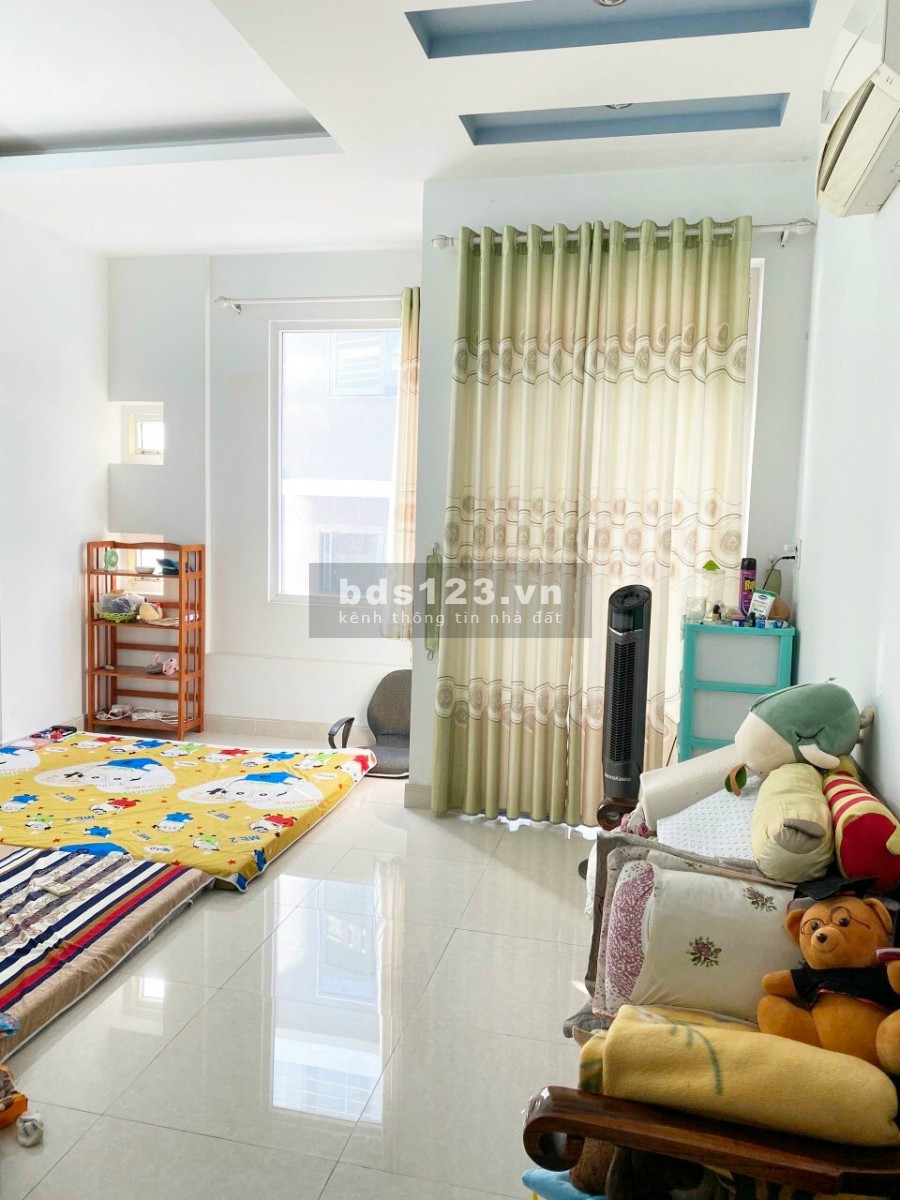 Nhà hẻm xe hơi tránh, gần Fitness & Yoga Tân Sơn Nhì. 6,7 tỷ