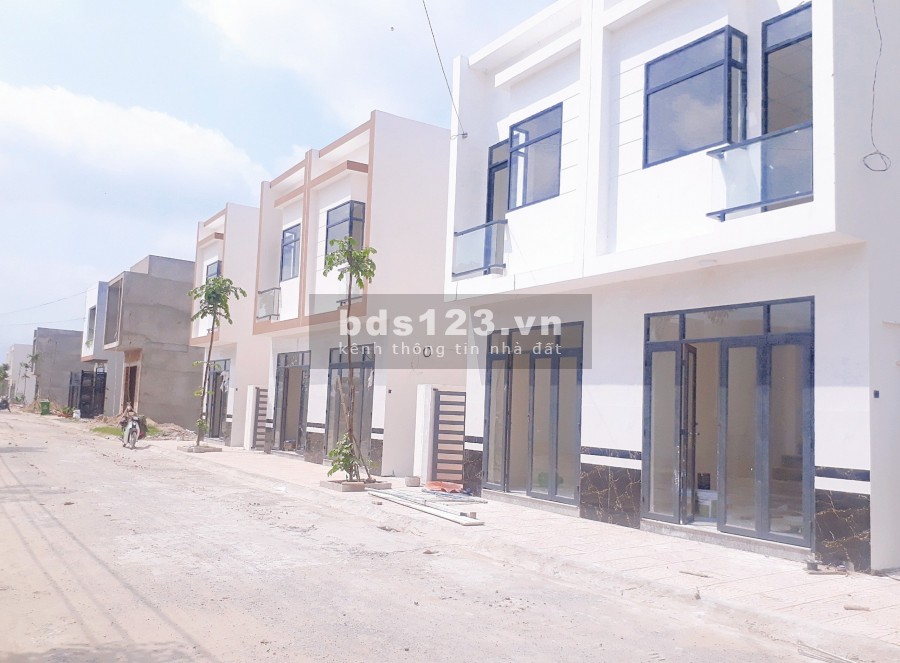 Bán Nền Thổ Cư 80m2 Lộ 13m. Sổ Hồng Sang Tên Ngay
