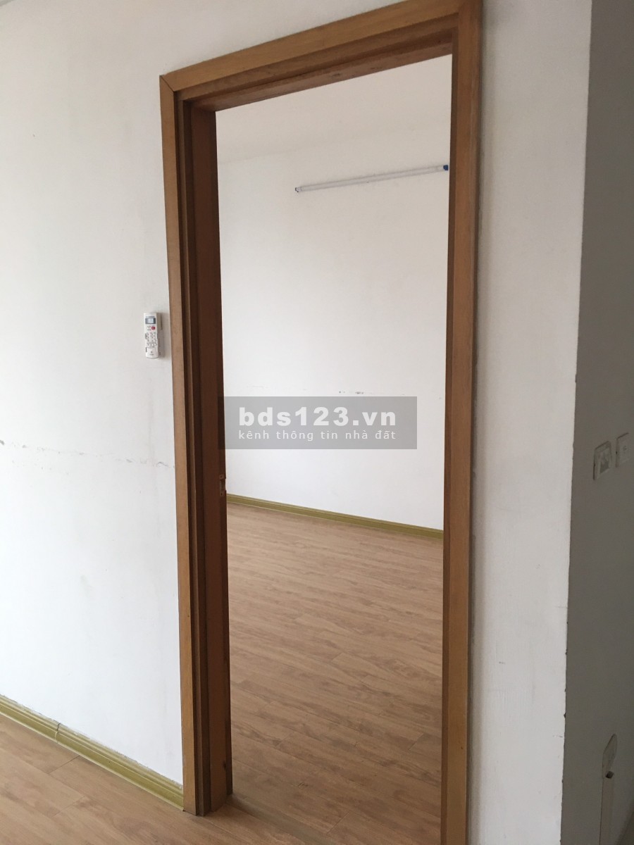 Cho thuê căn hộ chung cư Golden West số 2 Lê Văn Thiêm, dtsd 96m2 đồ cơ bản, lh 0903296691