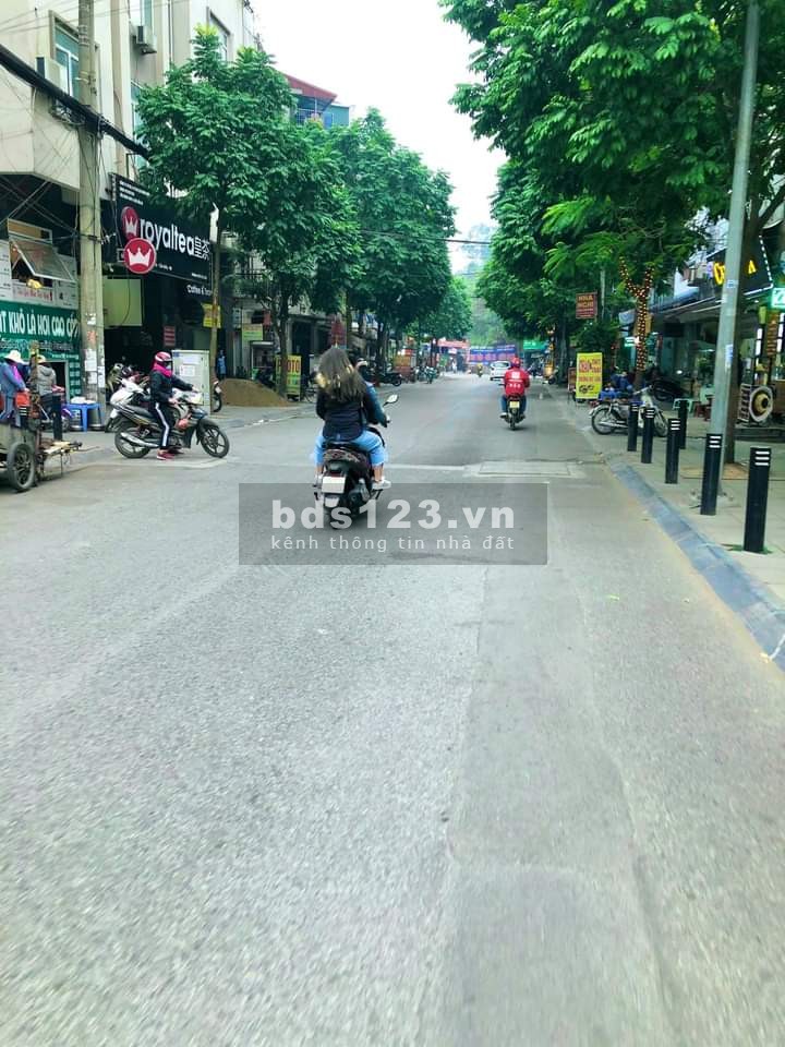 Ngõ rộng Gần phố,(Bán Nhà) Xuân Thủy DT: 40m x 5 Tầng, nhà đẹp ở luôn. 5.1 tỷ Q. Cầu Giấy