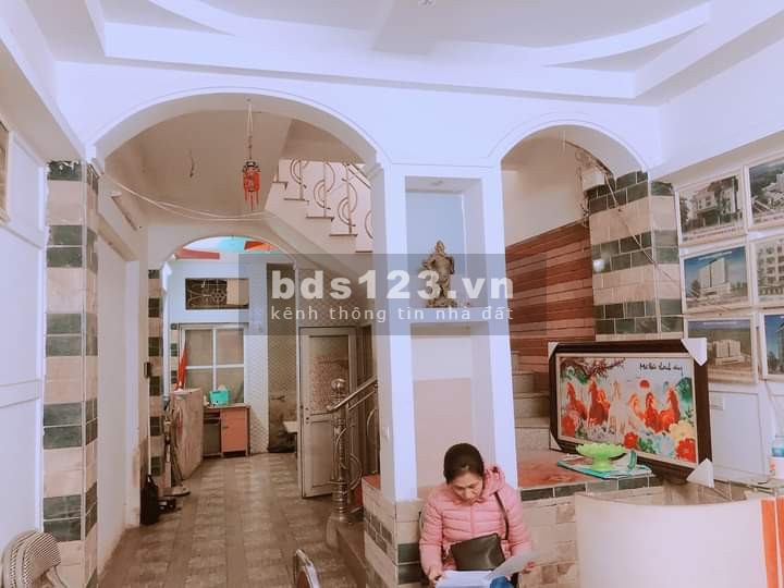 Ngõ rộng Gần phố,(Bán Nhà) Xuân Thủy DT: 40m x 5 Tầng, nhà đẹp ở luôn. 5.1 tỷ Q. Cầu Giấy