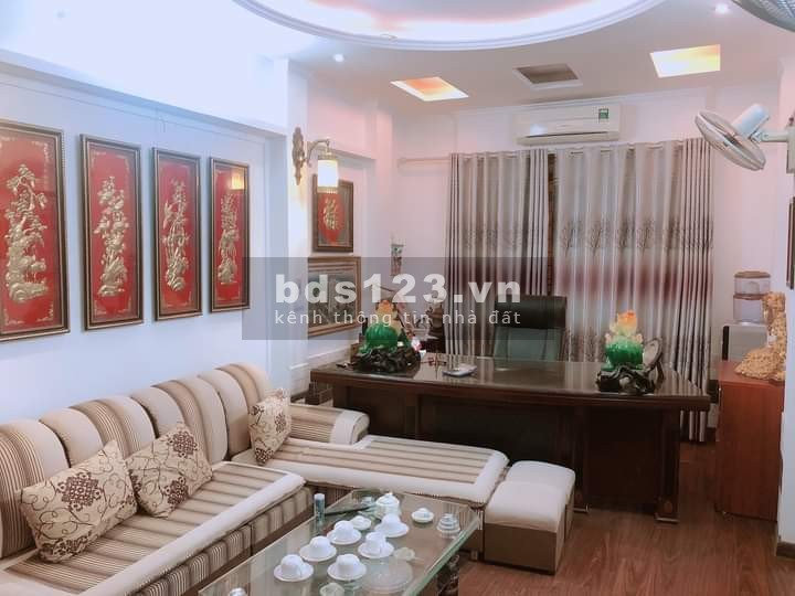 Ngõ rộng Gần phố,(Bán Nhà) Xuân Thủy DT: 40m x 5 Tầng, nhà đẹp ở luôn. 5.1 tỷ Q. Cầu Giấy