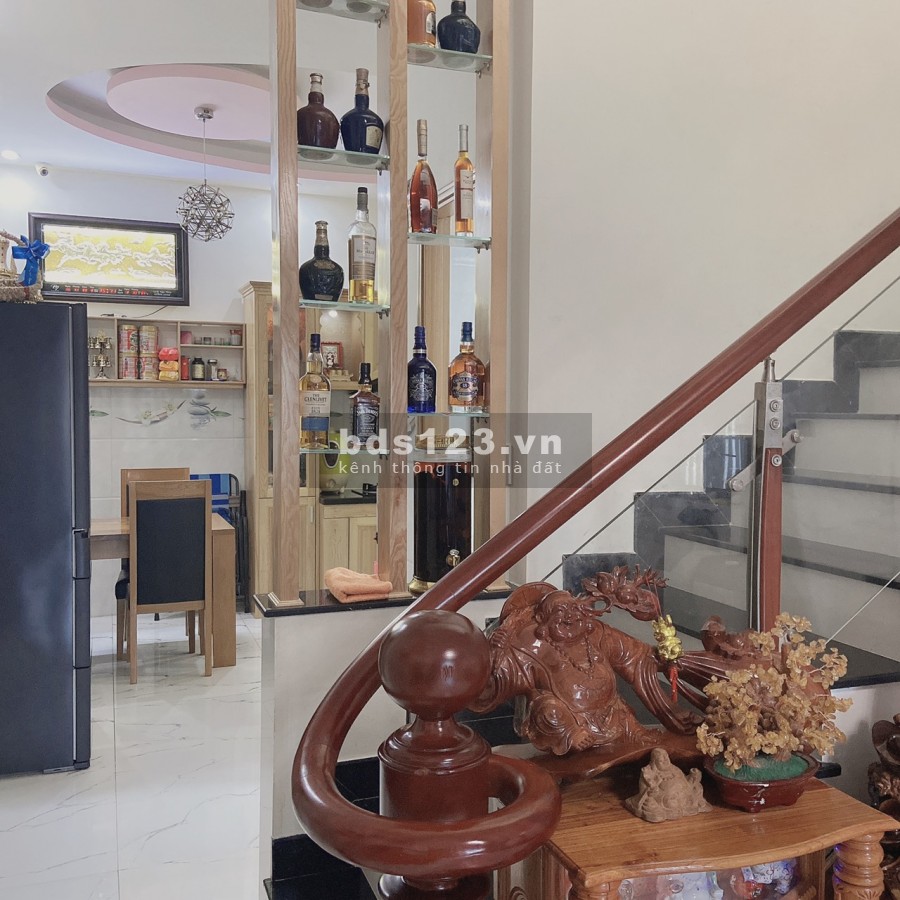Bán nhà hẻm ô tô rộng 7m đường Trương Công Định, phường 8, Tp.Vũng Tàu.