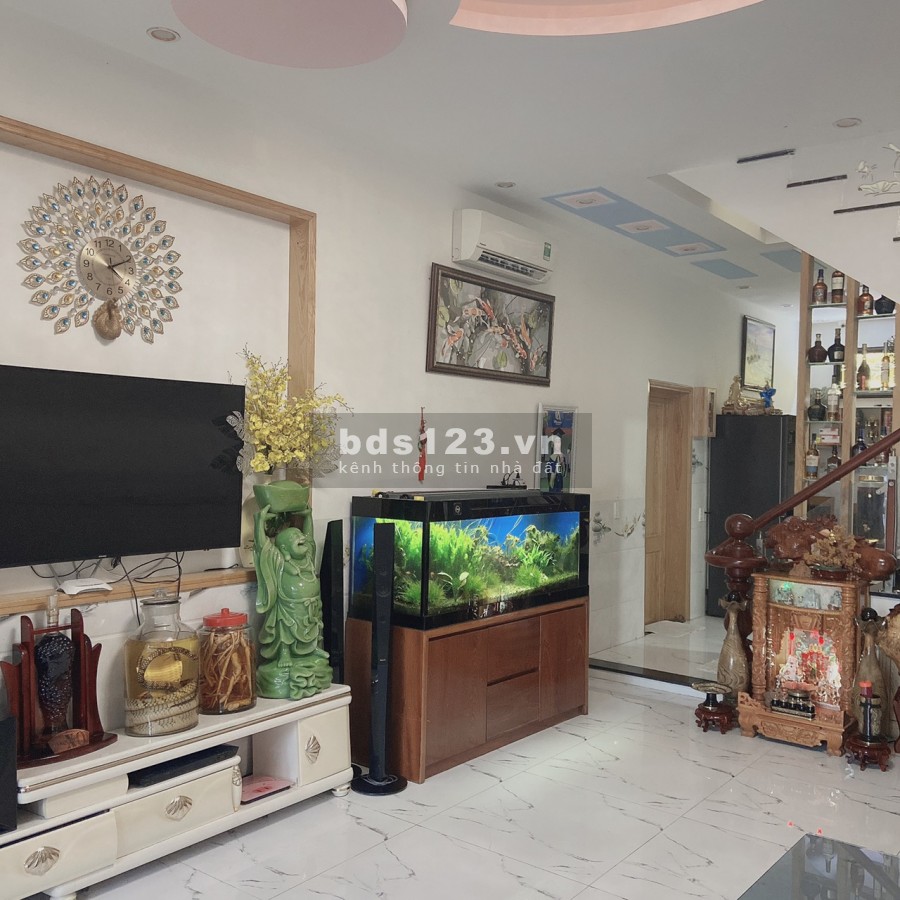 Bán nhà hẻm ô tô rộng 7m đường Trương Công Định, phường 8, Tp.Vũng Tàu.