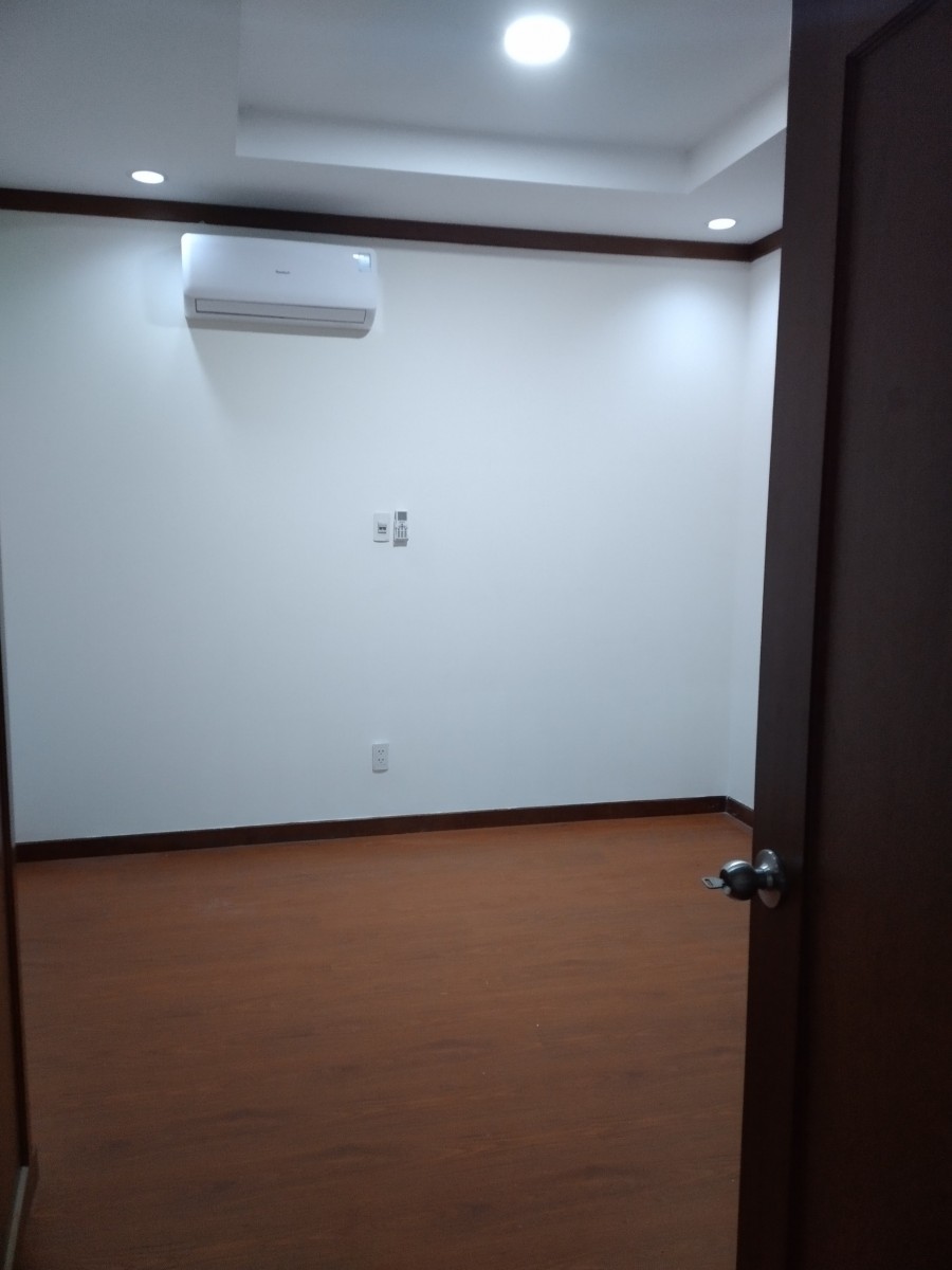 Cho thuê CH Hoàng Anh Thanh Bình, 3PN nhà trống giá 11tr/tháng. LH 0909 239 178