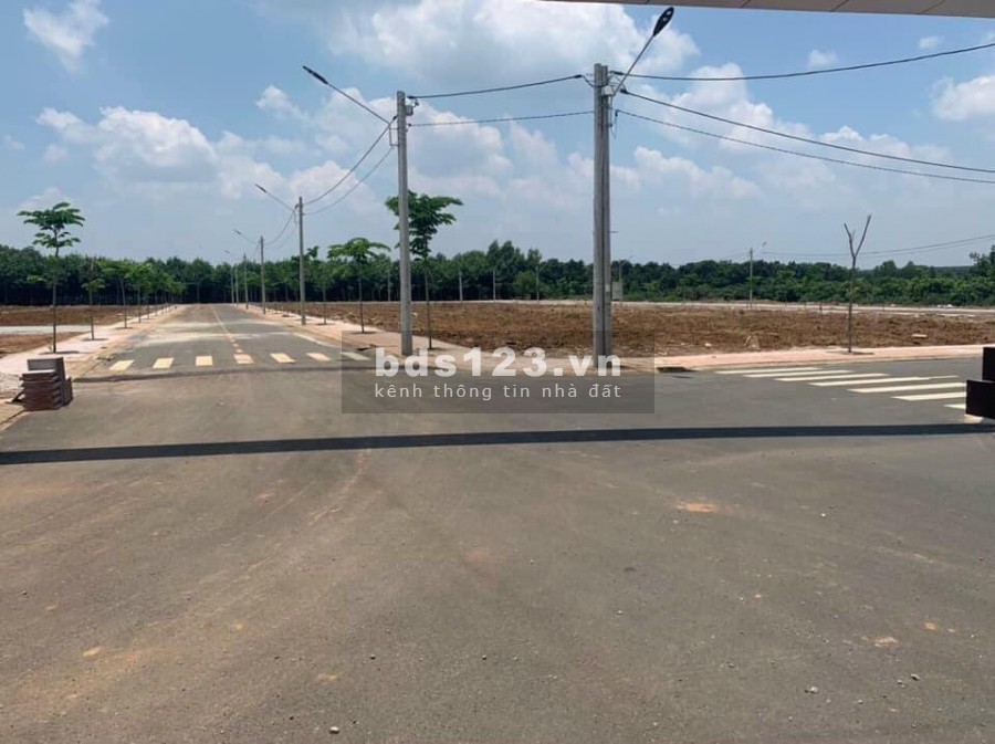 chính chủ cần tiền bán gấp lô đất nền nằm ngay tthc thị trấn Đồng Phú tỉnh Bình Phước
