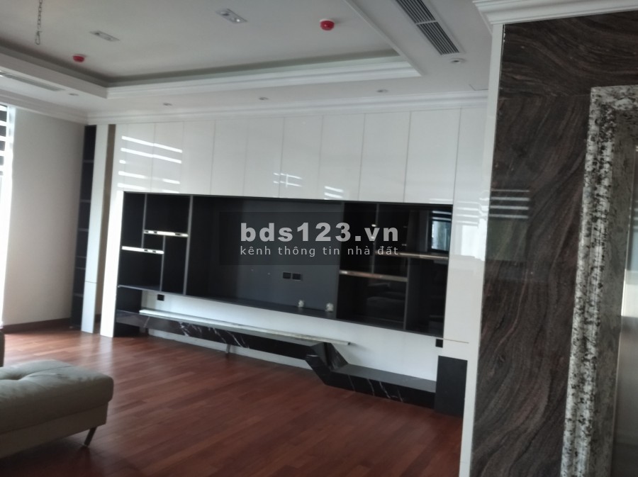 Bán Tòa Văn Phòng Hoàng Quốc Việt, Cầu Giấy, 115m2x9 tầng. LH: 0846 282 986.