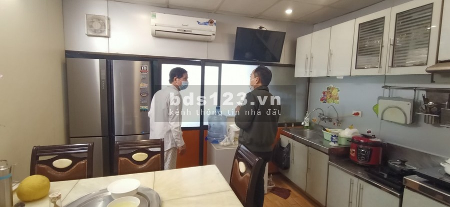 Mặt phố Hai Bà Trưng,40m2X4T,sổ đỏ chính chủ, mặt tiền 4m, vuông vắn,giá thỏa thuận