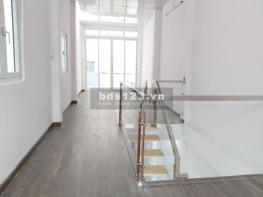 BÁN NHÀ TÔ HIẾN THÀNH QUẬN 10 LÔ GÓC CÁCH MẶT TIỀN ĐƯỜNG 20M